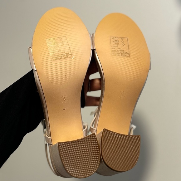 *BRAND-NEW* David’s Bridal 2” heels - Picture 4 of 5